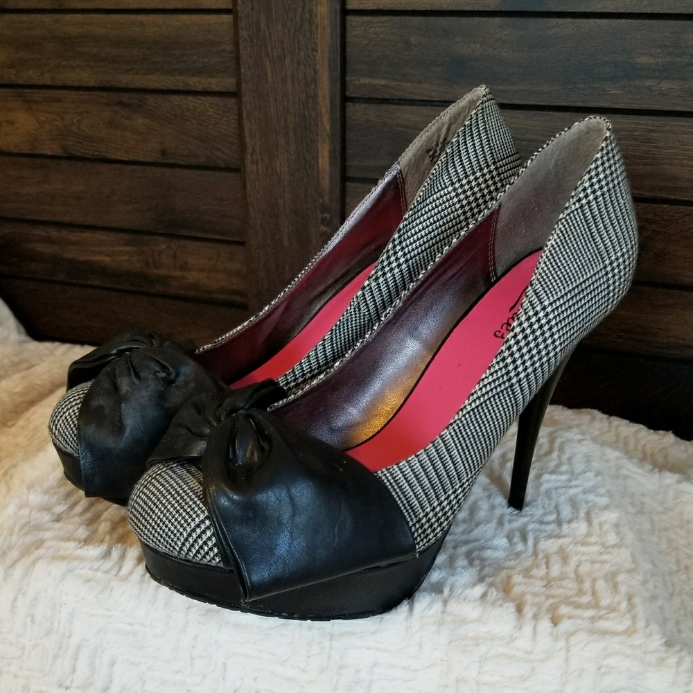 Black and White Houndstooth Heels
